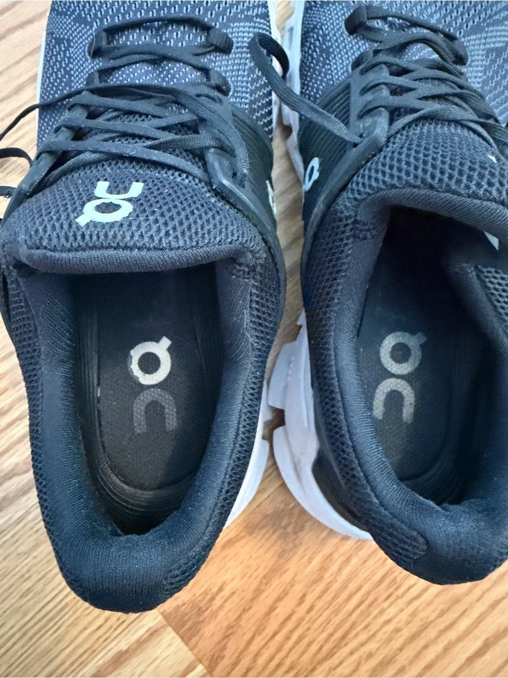 On Running Running women Black Cloud Sneakers